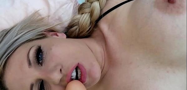  PREVIEW WAKING MOM UP MOMMY SON TABOO FETISH JESSIELEEPIERCE.MANYVIDS.COM DEEP THROAT